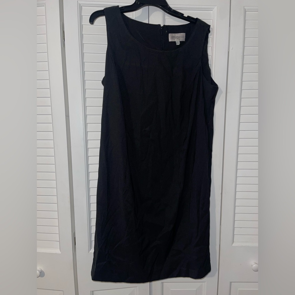 Studio I Black Sleeveless Sheath Dress